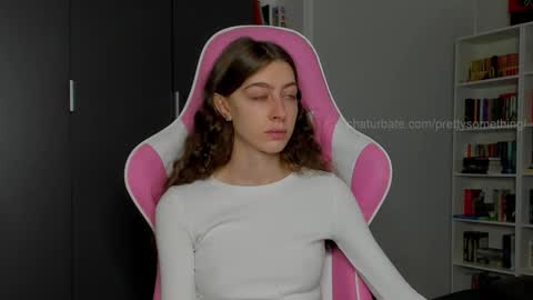 Sophie  next stream will be at Monday  i will wait you guys  online show from September 2025 06:50:01 AM