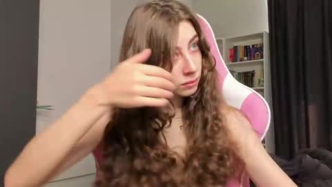 Snapshot of prettysomething chatting on May 2026 06:30:02 AM Sophie next stream will be at Monday i will wait you guys online show from May 2026 06:30:02 AM