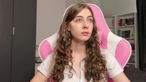 Snapshot of prettysomething chatting on May 2026 05:36:02 AM Sophie next stream will be at Monday i will wait you guys online show from May 2026 05:36:02 AM