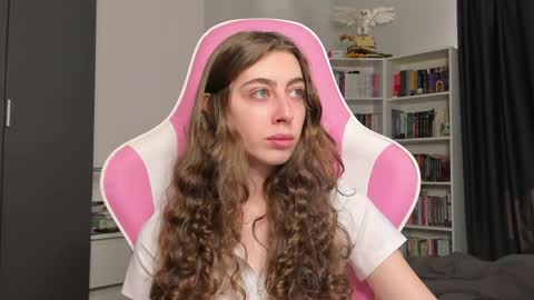 Snapshot of prettysomething chatting on June 2026 06:42:02 AM Sophie next stream will be at Monday i will wait you guys online show from June 2026 06:42:02 AM