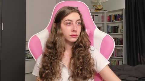 Snapshot of prettysomething chatting on June 2026 06:52:02 AM Sophie next stream will be at Monday i will wait you guys online show from June 2026 06:52:02 AM