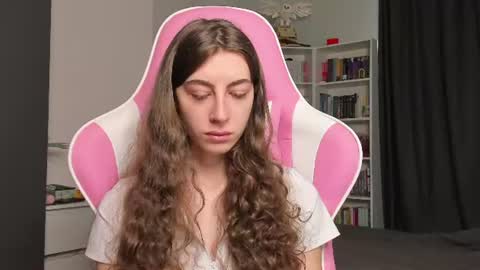 Snapshot of prettysomething chatting on June 2026 06:00:02 AM Sophie next stream will be at Monday i will wait you guys online show from June 2026 06:00:02 AM