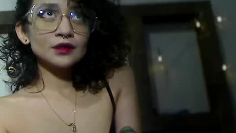 Snapshot of prettywildd chatting on January 2025 09:42:01 PM Pretty locos online show from January 2025 09:42:01 PM