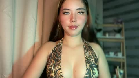 Snapshot of pricelessbeautyxxx chatting on August 2026 02:00:02 PM TINA online show from August 2026 02:00:02 PM