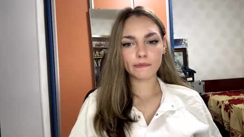 Amelia online show from November 2025 08:13:02 PM