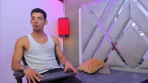 Snapshot of prince_arthur77 chatting on January 2025 01:01:01 PM prince_arthur77 online show from January 2025 01:01:01 PM