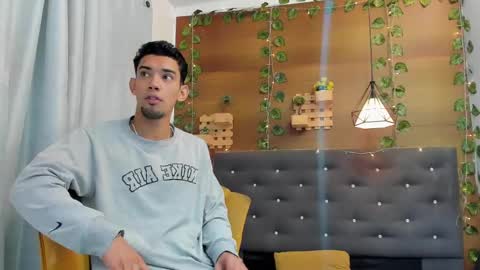 Snapshot of prince_arthur77 chatting on January 2025 12:40:02 PM prince_arthur77 online show from January 2025 12:40:02 PM
