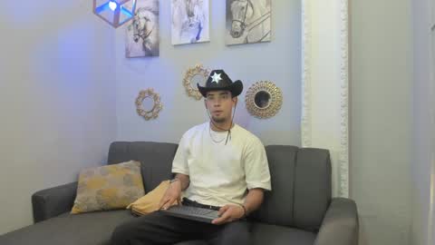 Snapshot of prince_arthur77 chatting on February 2025 12:46:02 PM prince_arthur77 online show from February 2025 12:46:02 PM