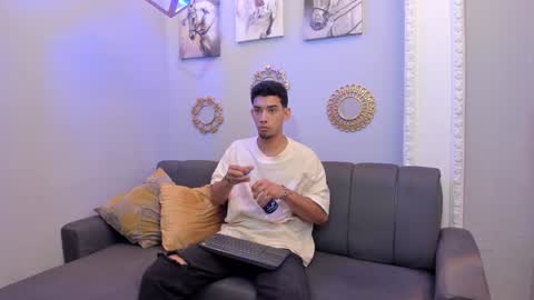 Snapshot of prince_arthur77 chatting on February 2025 01:11:02 PM prince_arthur77 online show from February 2025 01:11:02 PM