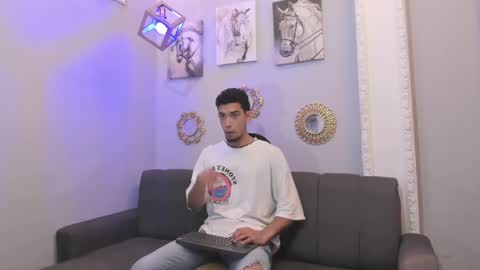 Snapshot of prince_arthur77 chatting on March 2025 12:41:02 PM prince_arthur77 online show from March 2025 12:41:02 PM