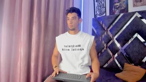Snapshot of prince_arthur77 chatting on October 2025 01:39:02 PM prince_arthur77 online show from October 2025 01:39:02 PM