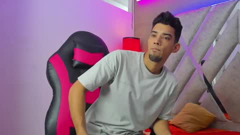 prince_arthur77 online show from November 2025 01:58:01 PM