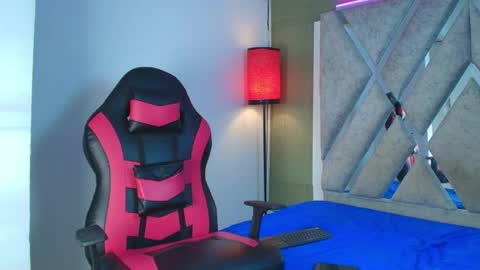 prince_arthur77 online show from April 2026 01:28:02 PM