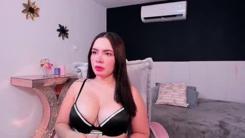 Mia online show from March 2026 11:38:01 AM