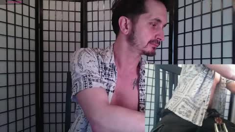 Snapshot of prince_raphael chatting on April 2026 10:35:02 AM Riffraff online show from April 2026 10:35:02 AM