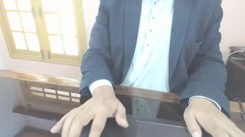 lover online show from October 2025 08:15:02 AM