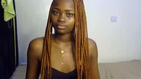 Snapshot of princess_bee1 chatting on October 2025 06:12:01 PM princess online show from October 2025 06:12:01 PM
