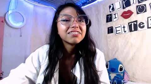  Elia  online show from October 2025 12:08:02 AM