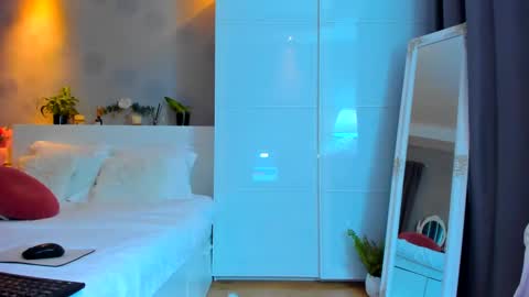 Haziel -  online show from December 2024 03:11:01 PM