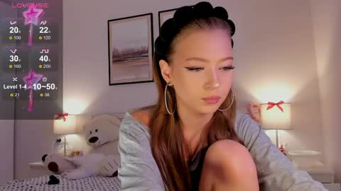 Princess Diana online show from April 2026 07:34:02 PM