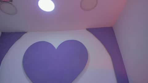 Mia online show from April 2026 08:34:01 AM