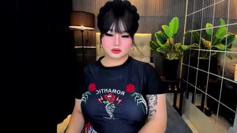 Snapshot of princesshugecummer chatting on February 2025 06:18:01 AM Astrid Ley online show from February 2025 06:18:01 AM