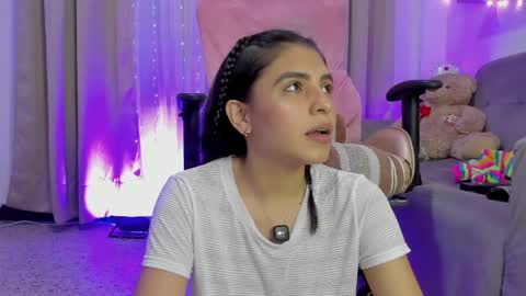    INDEPENDENT MODEL online show from April 2026 09:19:01 PM