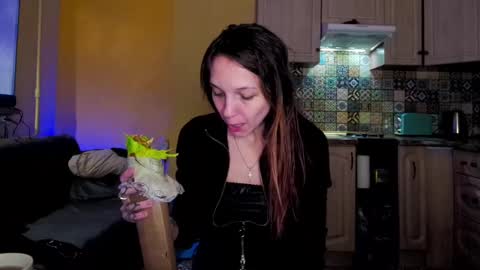 Snapshot of psyheya chatting on March 2025 06:18:01 PM LUCY ----- online show from March 2025 06:18:01 PM