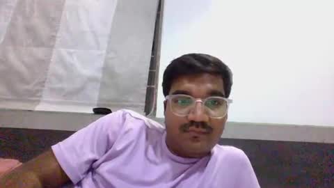 Snapshot of ptl1711 chatting on April 2026 05:05:02 PM ptl1711 online show from April 2026 05:05:02 PM