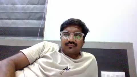 Snapshot of ptl1711 chatting on May 2026 06:20:01 PM ptl1711 online show from May 2026 06:20:01 PM
