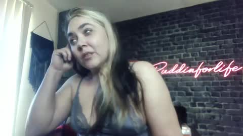 Krystle online show from April 2026 01:39:02 PM