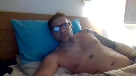 Snapshot of pulllin4u chatting on May 2026 09:31:01 PM pulllin4u online show from May 2026 09:31:01 PM