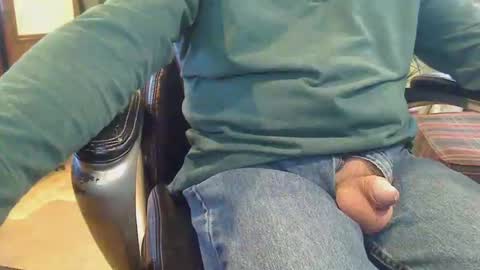 pulltoy1 online show from January 2025 09:00:02 PM