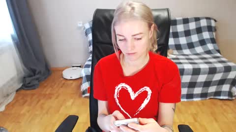 Polly online show from February 2025 05:36:02 AM