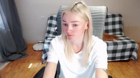 Snapshot of puma_ma chatting on May 2026 06:11:01 AM Polly online show from May 2026 06:11:01 AM