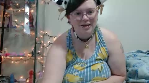 Snapshot of pupghostt chatting on April 2026 01:19:01 PM PupGhostt online show from April 2026 01:19:01 PM
