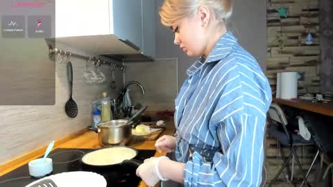 Katty online show from October 2025 01:40:02 PM