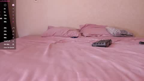 puredesire_ online show from October 2025 12:04:02 PM