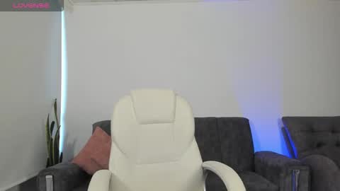 Daphne 3 online show from March 2026 05:13:02 PM