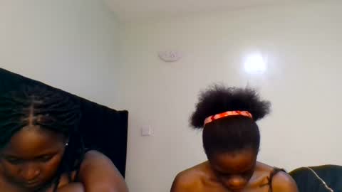 Snapshot of purple_honey2 chatting on June 2026 03:37:02 AM Honey online show from June 2026 03:37:02 AM