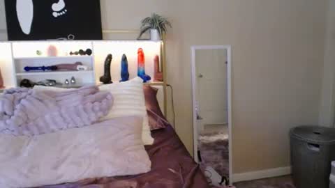 Purple online show from October 2025 03:54:02 PM