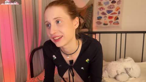 Snapshot of purplebeawer chatting on November 2025 08:55:01 PM Francine online show from November 2025 08:55:01 PM