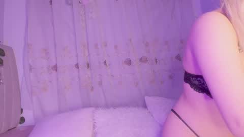 Snapshot of purplelilith3 chatting on September 2025 04:05:02 AM Purple Lilith online show from September 2025 04:05:02 AM