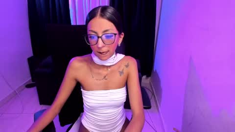 Snapshot of purplemegan chatting on May 2026 01:56:01 AM MEGANNNN online show from May 2026 01:56:01 AM