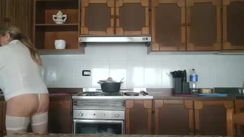 Mary online show from October 2025 10:27:02 AM