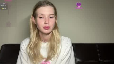 Lina online show from April 2026 04:21:02 PM