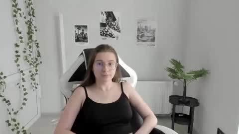 Amelie online show from June 2026 07:55:01 AM