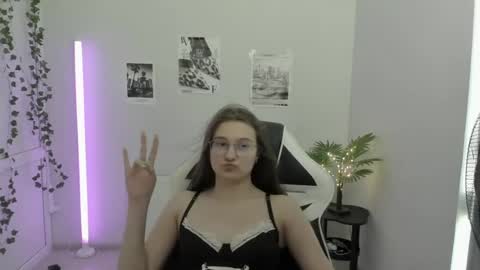Amelie online show from June 2026 09:21:02 AM