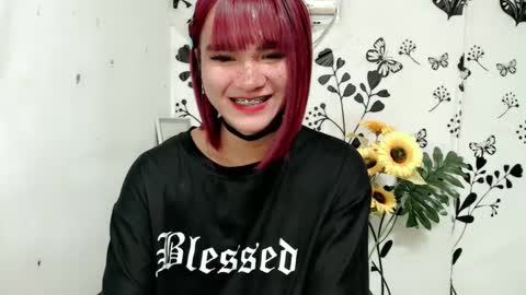 Snapshot of queen_elicktra chatting on December 2024 10:37:02 AM JOY online show from December 2024 10:37:02 AM