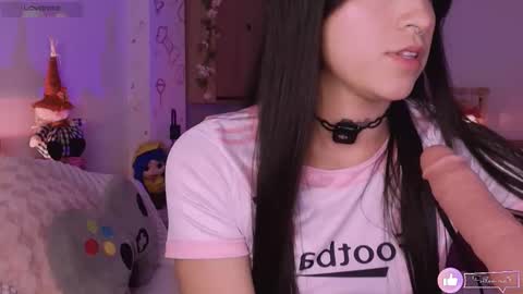 Snapshot of queen_gummy chatting on October 2025 01:47:02 AM saloo online show from October 2025 01:47:02 AM